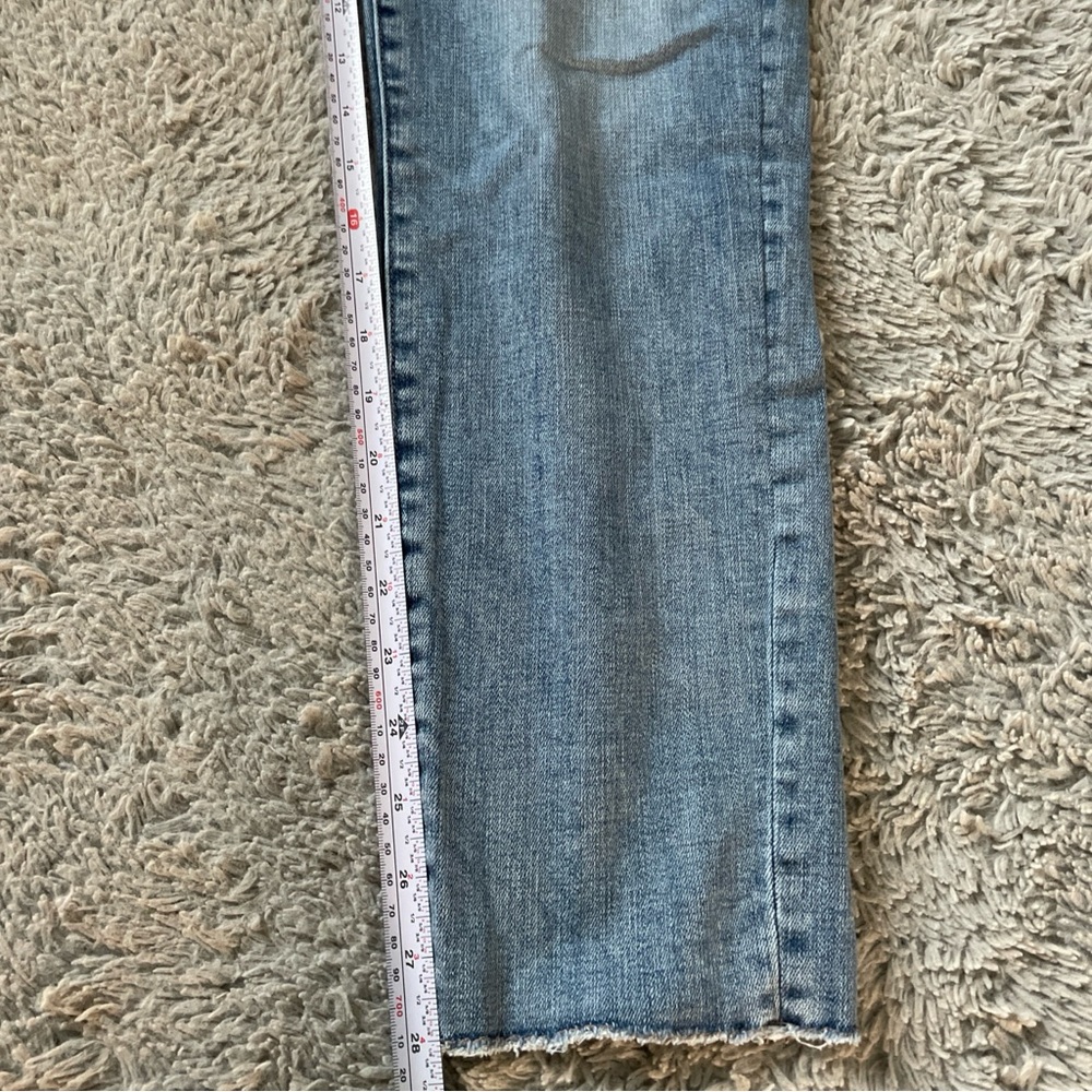 White House Black Market Women's Jeans The Girlfriend Sz 6 Light Wash Distressed - Picture 7 of 10